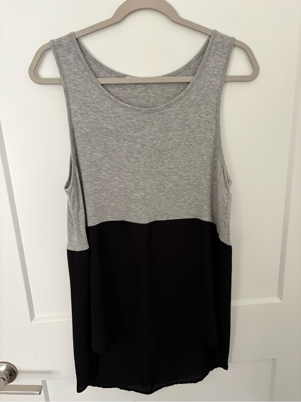Acemi Gray and Black Colorblock Tank